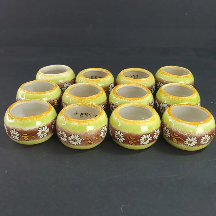 12 Vintage Handcrafted Ceramic Daisy Floral Napkin Rings Round Brown Green