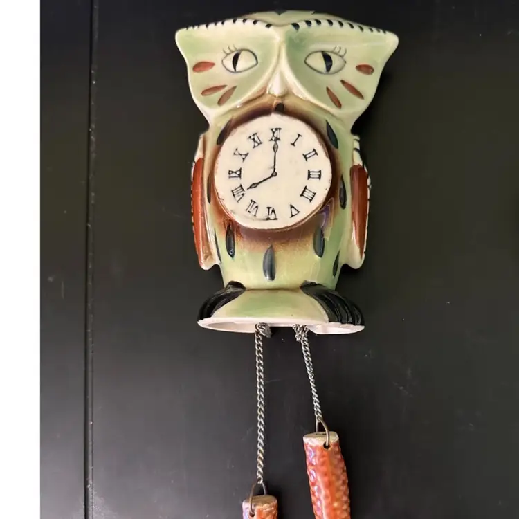 MCM Green Owl Faux Clock Ceramic Wall Pocket Hanging 1960’s Betson’s Japan 11”