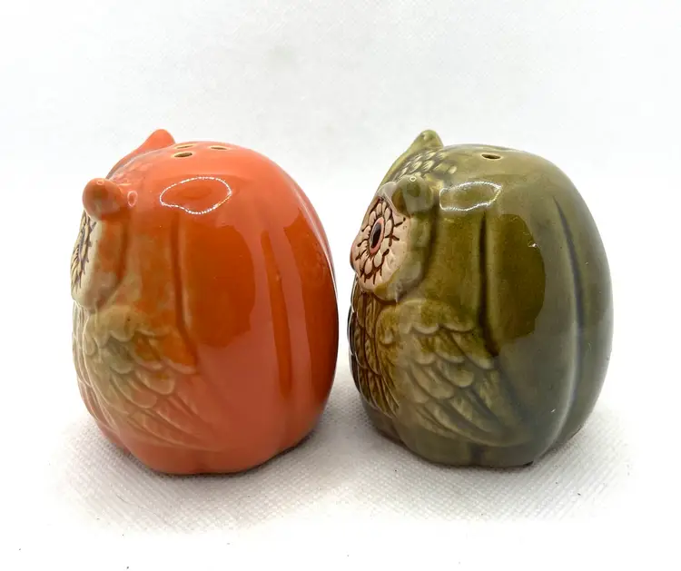 Vintage 1970’s pair of ceramic owl salt and pepper shakers orange and olive green