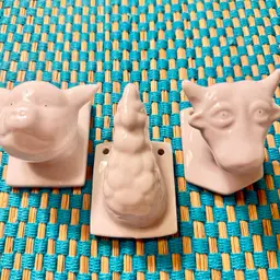 Farmhouse Animal Ceramic Wall Hooks Set - Rooster Pig Bull  Apron Towel Vintage