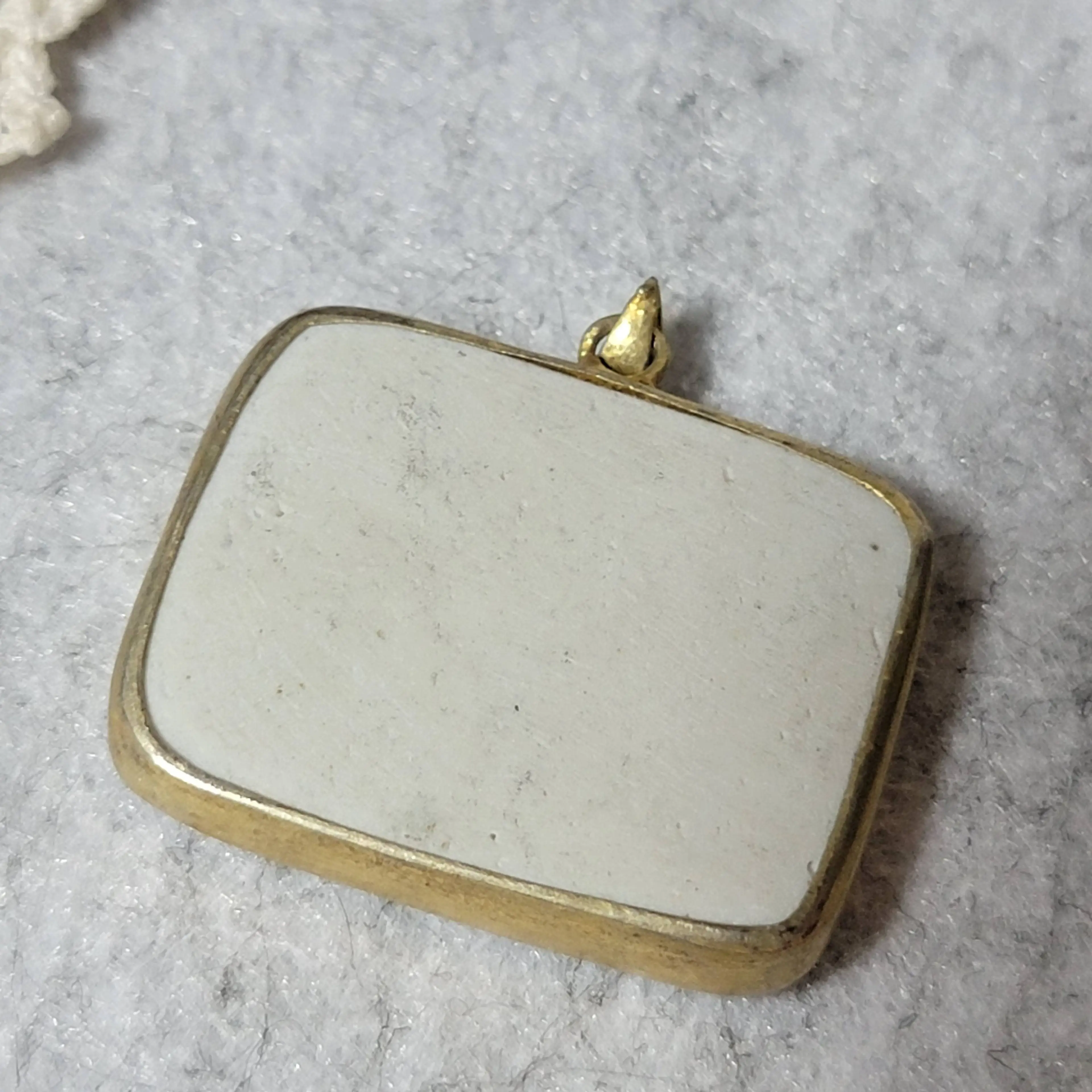 Image 2 of 2