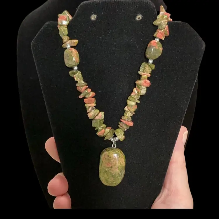 Beautiful Unakite Jasper Necklace With Pendant.