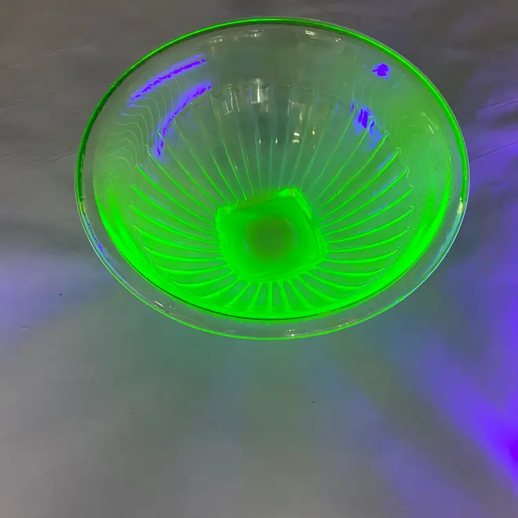 Hazel Atlas Uranium glass large green bowl 9"