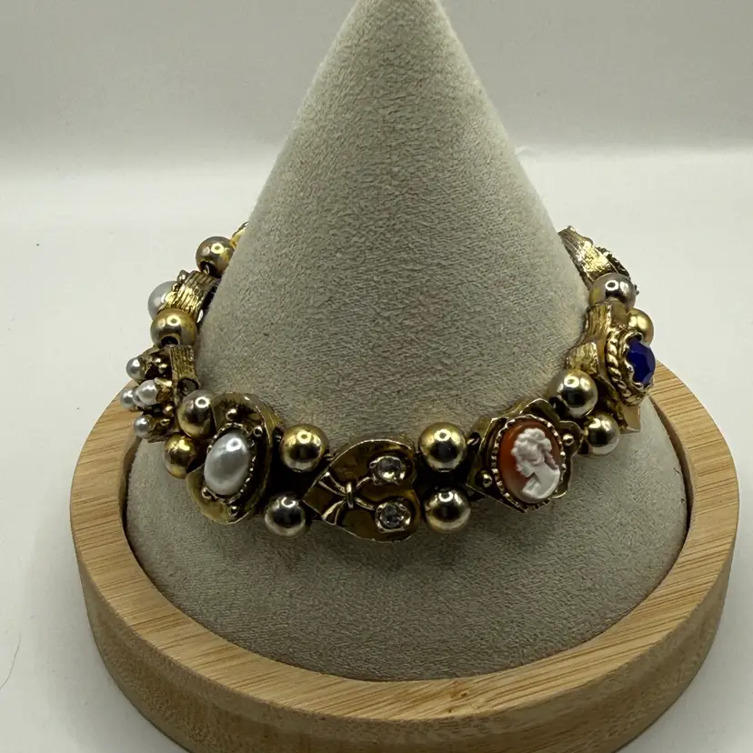 Vintage Cameo And Stones Bracelet 7”