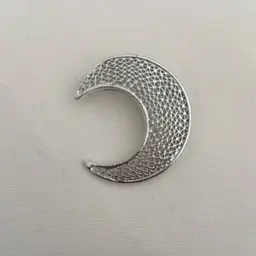 Vintage Sarah Coventry Marked Silver Lacey Openwork Silvertone Crescent Moon Pin
