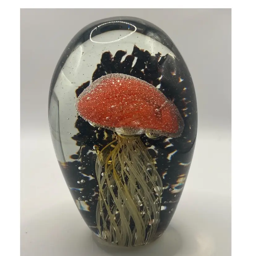 ~4 1/2β Jellyfish With Black Seaweed Retro Paperweight