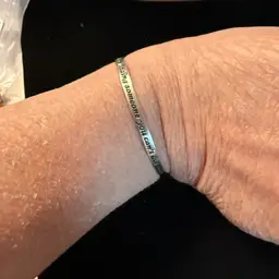 #01 - Vintage Bangle 925 Bracelet KISS Lock Closure 2.5” Diameter Adult Bracelet  Engraved Quote See Description