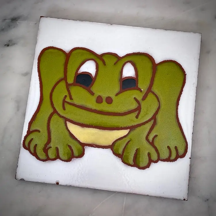 Vintage Retro Terracotta Pottery Tile Green Frog Kitchen Trivet or Decor 6x6