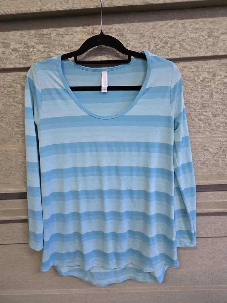 LuLaRoe Vault Lynnae High-Low Long Sleeve Top Size Small