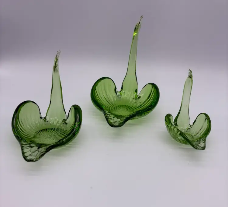 Green Art Glass Triple Swan Birds Dishes One Piece