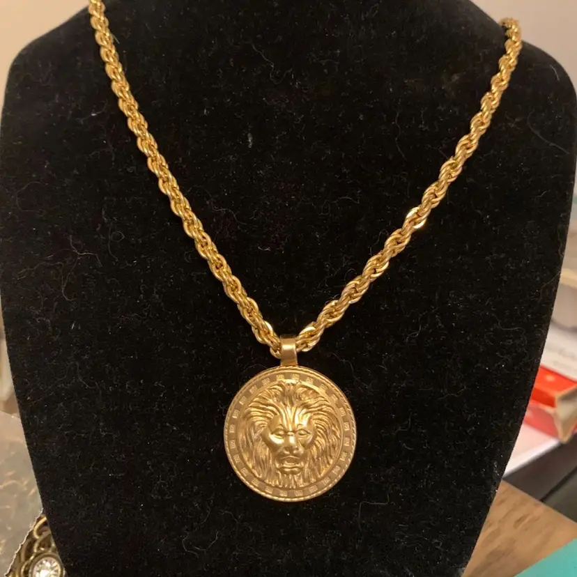 Gold Tone Lion Pendant In Rope Chain