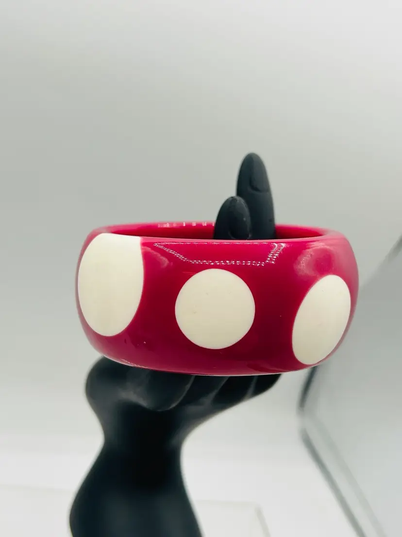 
Chunky Vintage White Polka Dot PURPLE / VIOLET Wide Lucite Plastic Bangle Bracelet