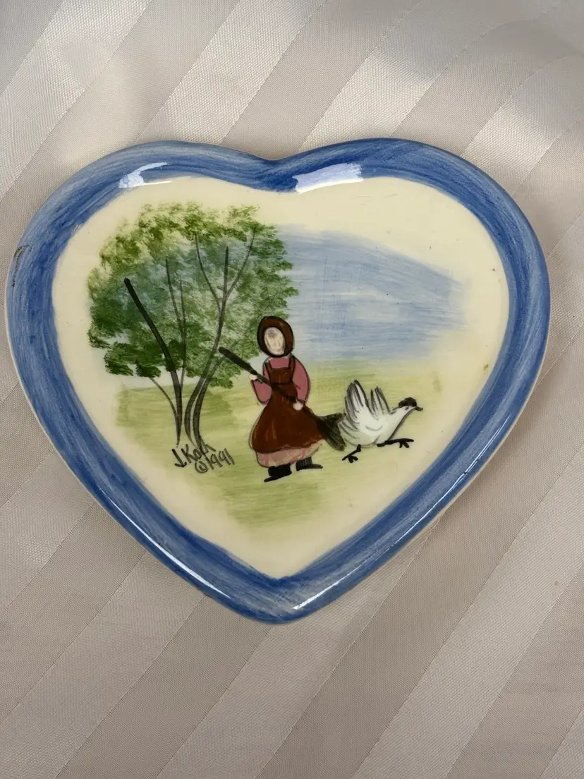 Jeanne Koch Sponge Ware HandPainted Amish Trinket Dish With Bird, 1991