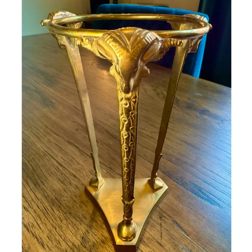 7x3.75” Vintage Brass Ram Head Plant or globe Stand Jardiniere Art Nouveau Hollywood Regency, paw 🐾 feet