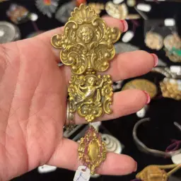 Triple Cherub Fur Clip