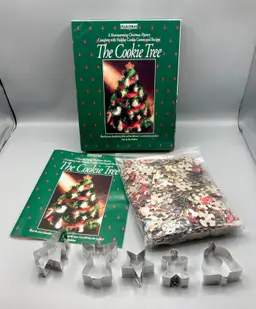 bePuzzled Christmas The Cookie Tree Mystery Puzzle with Booklet, 5 Cookie Cutters, and 500 piece Puzzle