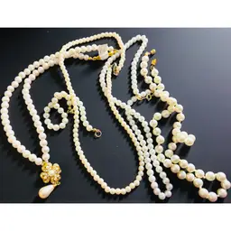 Lot Of 5 White Faux Pearl Bead Necklaces - 4 Necklaces - 1 Bracelet