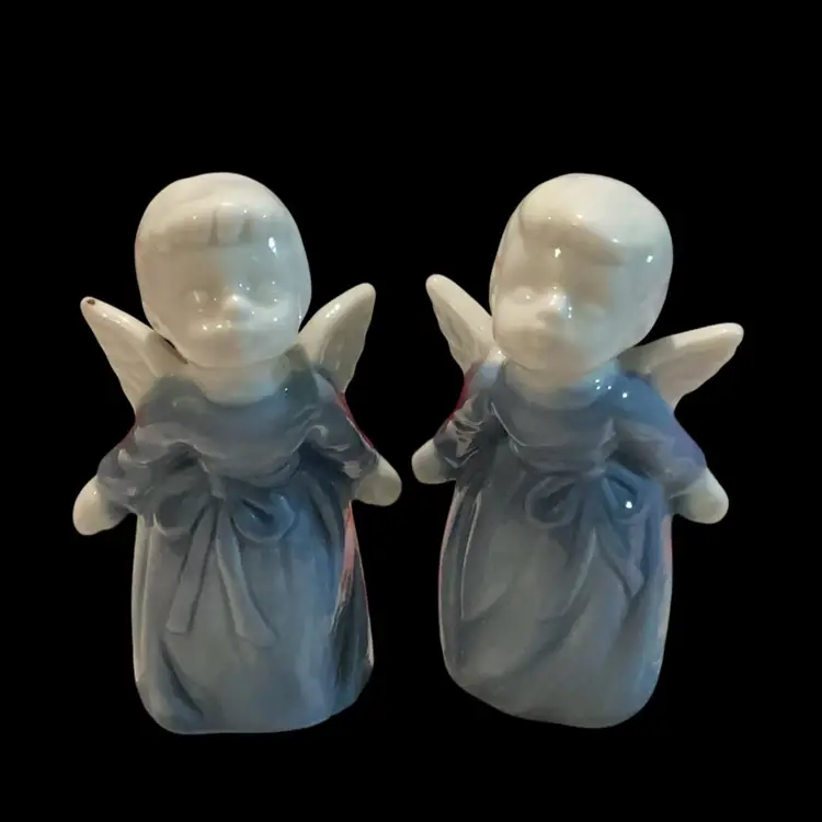 Vintage Blue & White  Porcelain Hand Painted & Glazed. Kissing Angelic Angels.👼