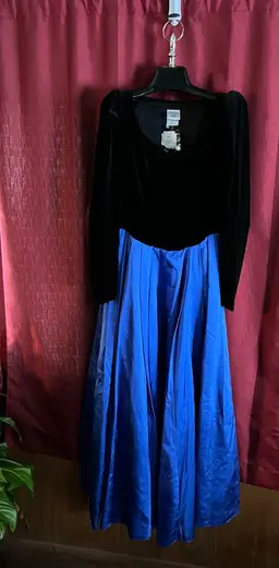 Vtg Sz 6 Laura Ashley Long Sleeve Black Velvet Bodice Royal Blue Satin Skirt NOS