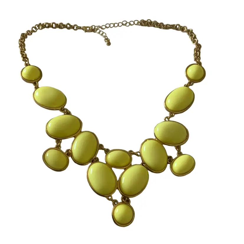 Vintage Costume Jewelry Chunky Necklace Yellow Acrylic Detail On Gold Tone Metal
