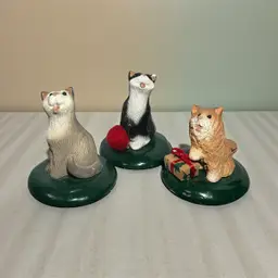 Byers Choice The Carolers 3 Assorted Singing Cats Gray / Black / Red Cat READ The black & white cat has a chip in his ear. See pic.