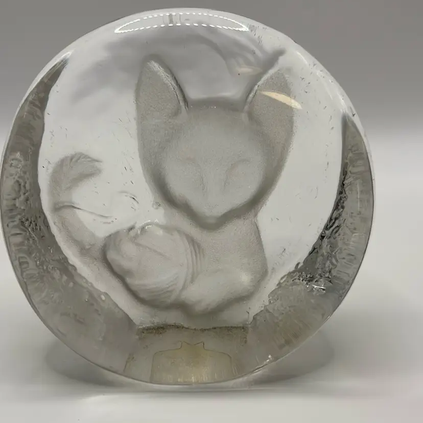 Vintage Zajecar 24% Lead Crystal Cat With String Paperweight Etched 3 1/2” Round And 1 1/2” Deep