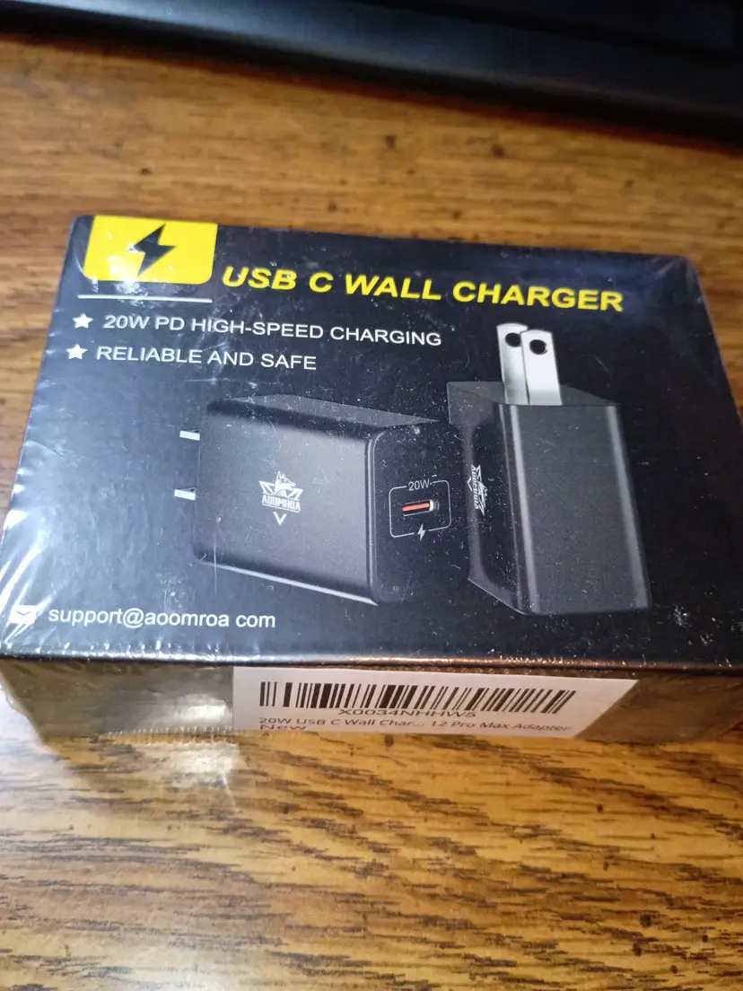 USBC wall charger 20WPD high charging reliable and safe