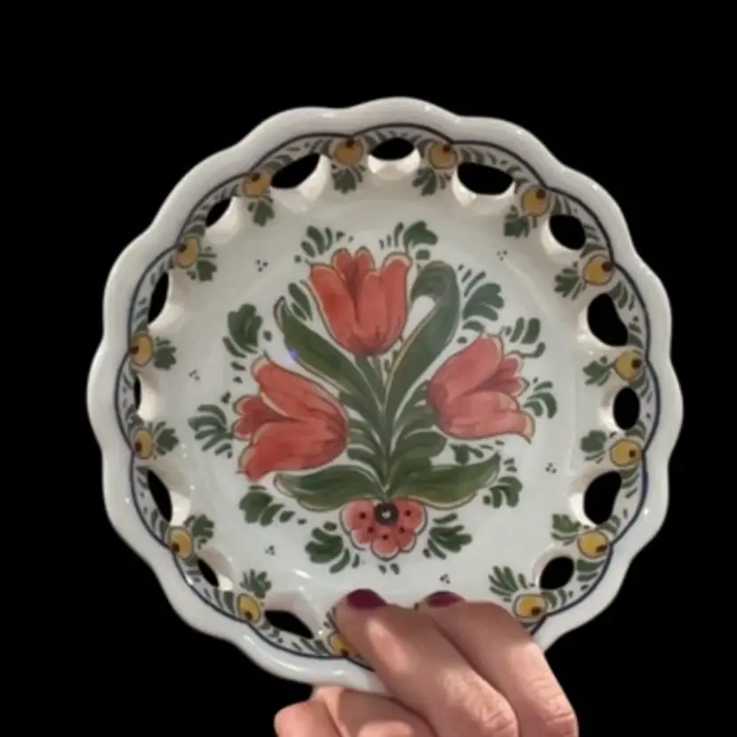 #28 Delft Holland Scalloped Pottery Tulip Motif Cut Out Heart Trinket Dish