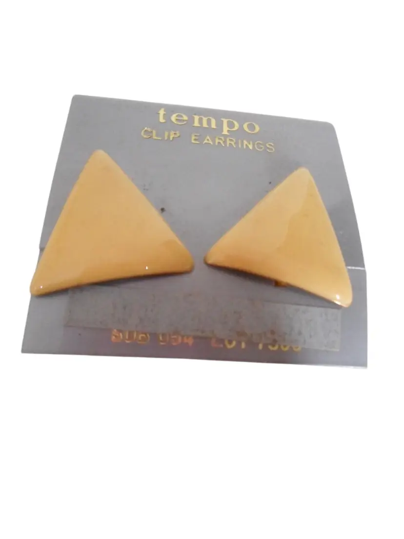 NIB Vintage Yellow beigey enamel Triangle clip on earrings 1980s costume jewelry