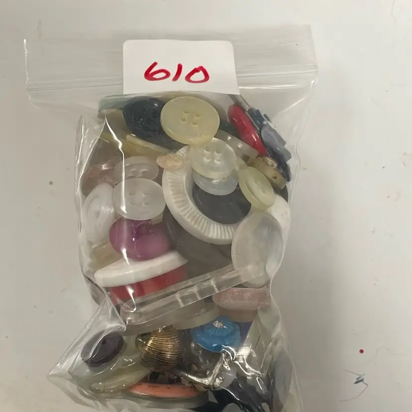 Bag Of Buttons 610