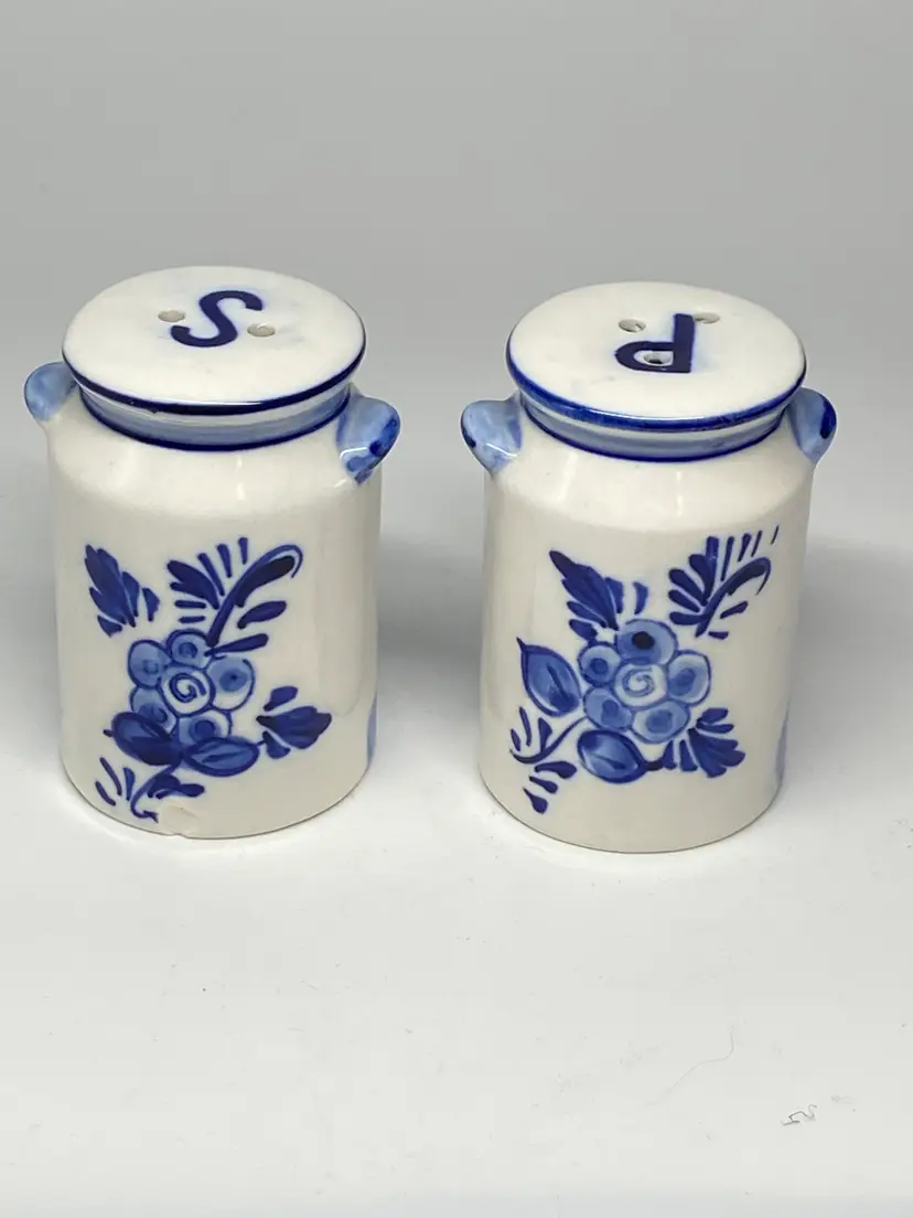Vintage Delft Blue Windmill Salt ^ Pepper Shakers