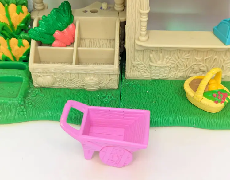 Fisher Price Sweet Streets Country Farmers Market 2004 Loving family Folding Miniatures Playset Vintage 2000s Collectible toys