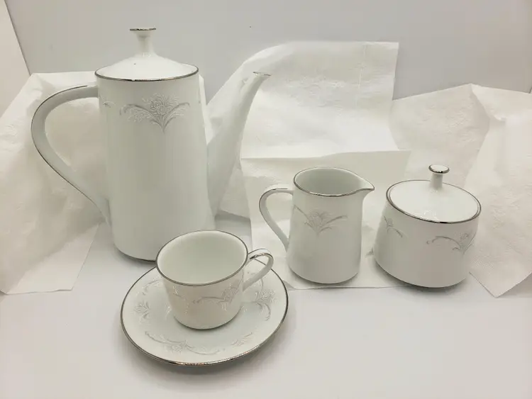 Vintage NORITAKE Casablanca 17 Pc Demitasse Coffee Pot Set RARE Mint Cond. 6842. I would venture to say you will never find this