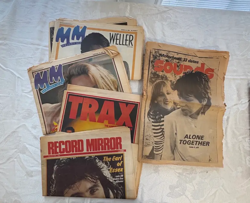 068. Paper Magazines - Random Lot Of 4