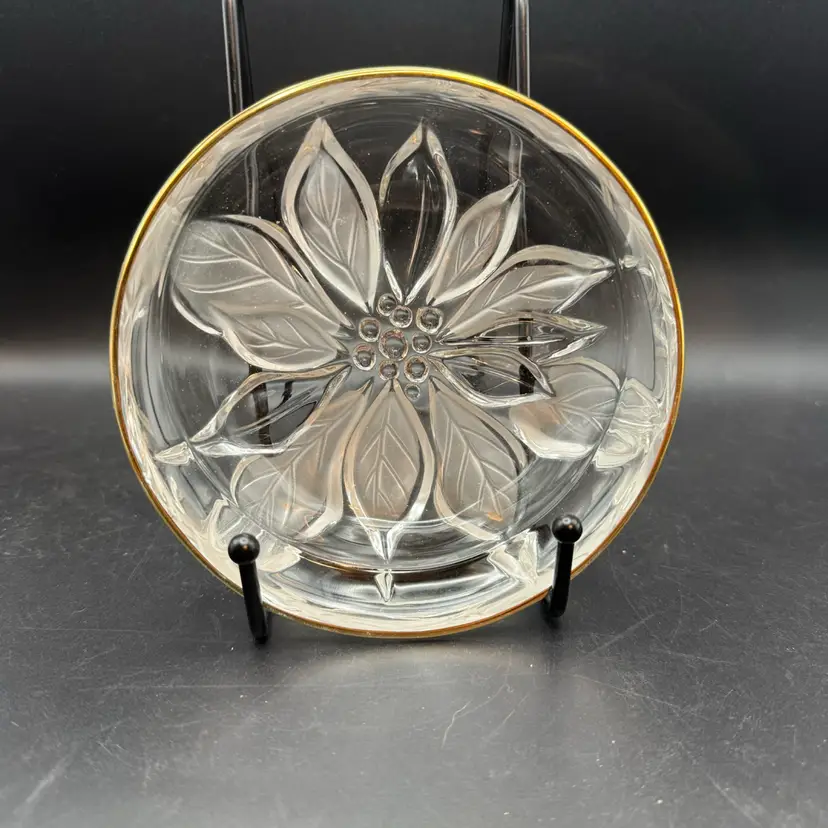 Mikasa Poinsettia Clear And Frosted Glass Bowl