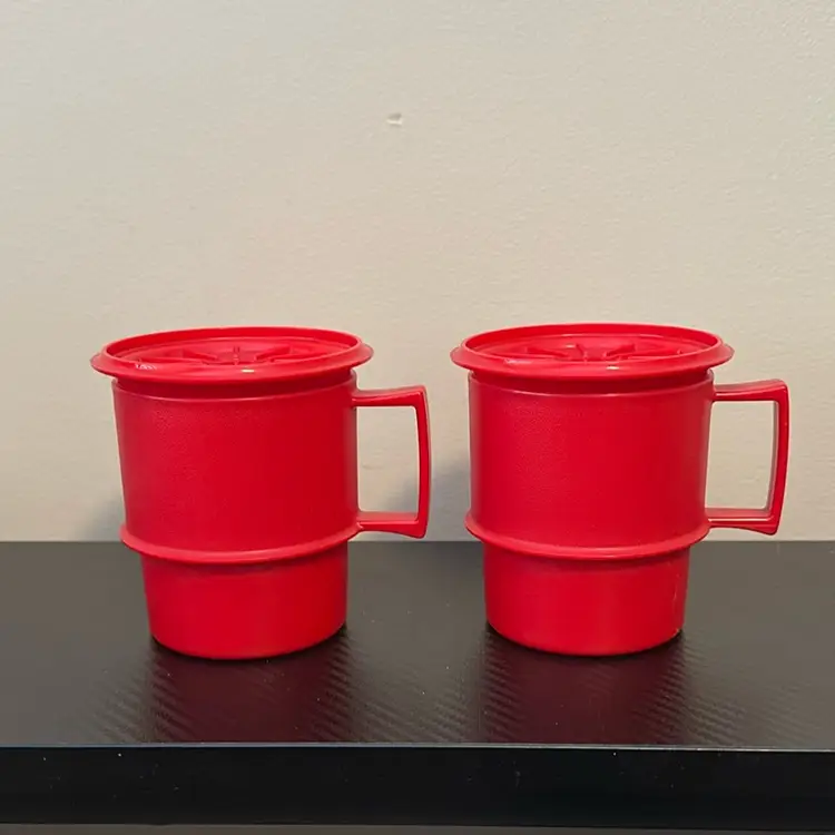 Tupperware Lidded Coffee Cup - Set Of 2 Red Snowflake