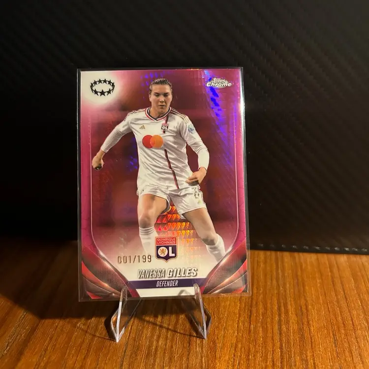 Vanessa Gilles 23/24 Topps Chrome UWCL Pink Prism Refractor /199