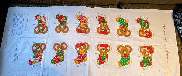 6  Mice in stocking CUT AND SEW Christmas Ornaments Mini Craft Kids Sewing DIY VTG