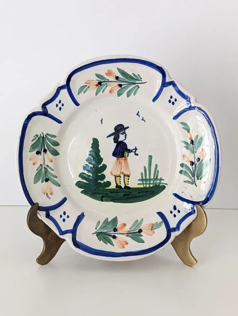 HB Quimper France Luncheon Plate Male Breton Scalloped Rim 6.75"