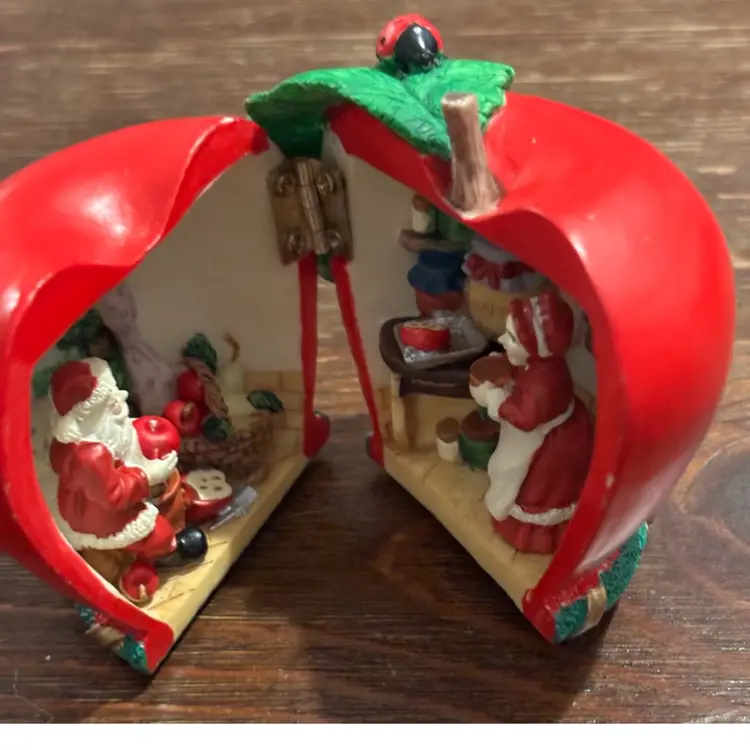 Hidden Scene Inside Apple