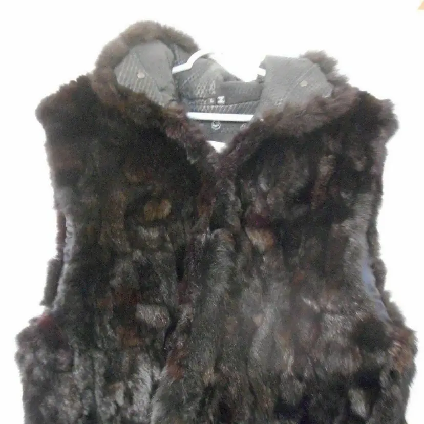 Andrew Marc Size L New Zealand Opossum Black fur vest zip front