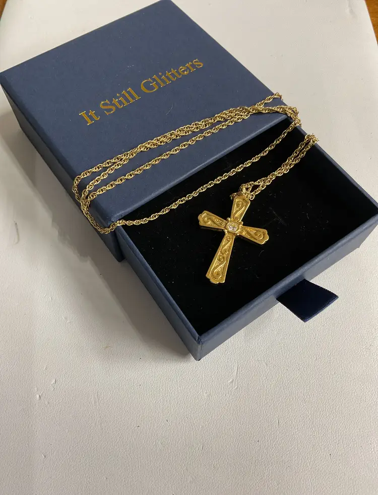 Happy FriYAY! We Have New Acquisitions - Come In And Say Hello!👋🥰