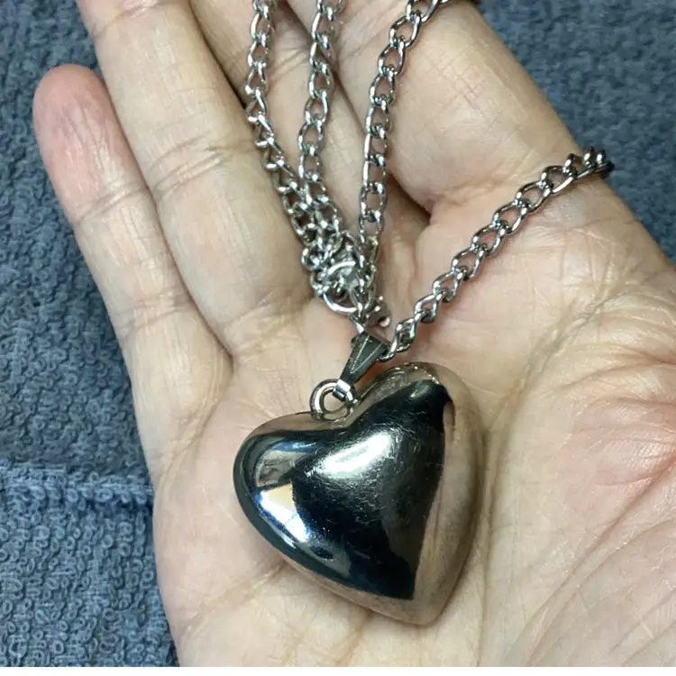 Silver Tone Necklace Heart Pendant 24”