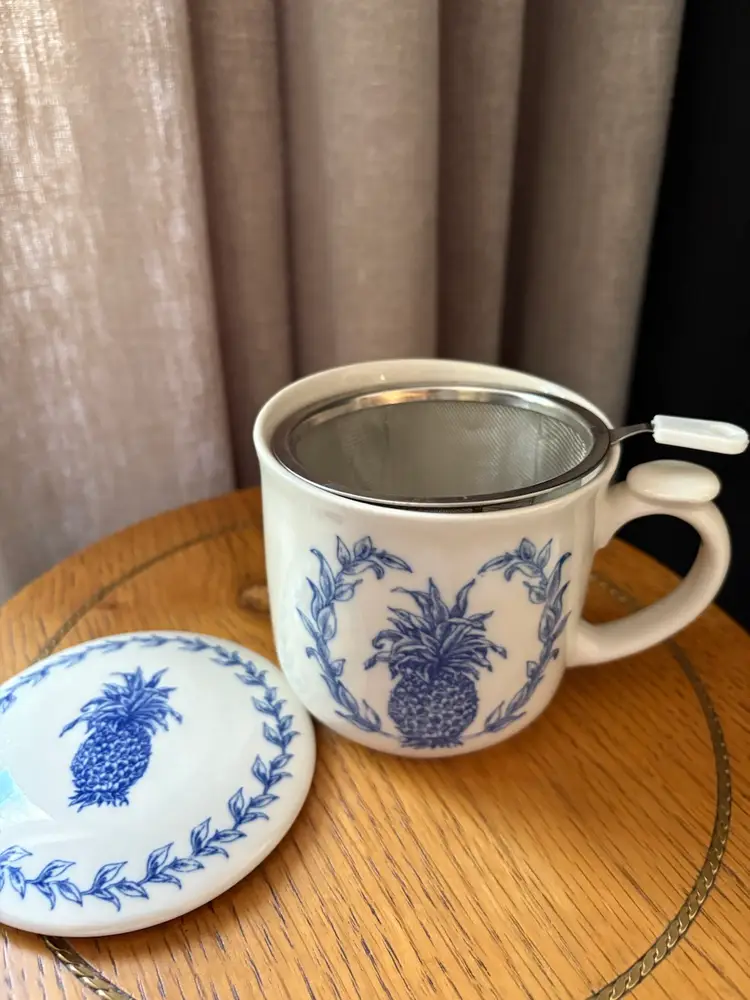 Blue Pineapple Tea Cup With Infuser And Lid