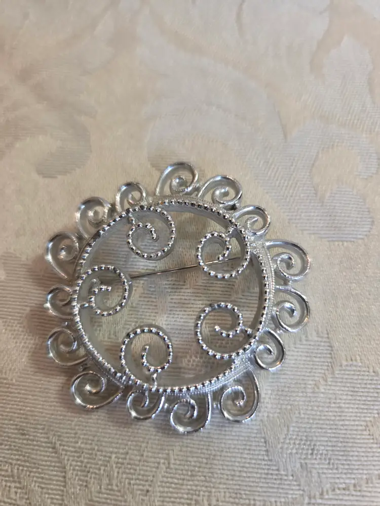Vintage Sarah Cov (marked) Silver Tone Round Brooch