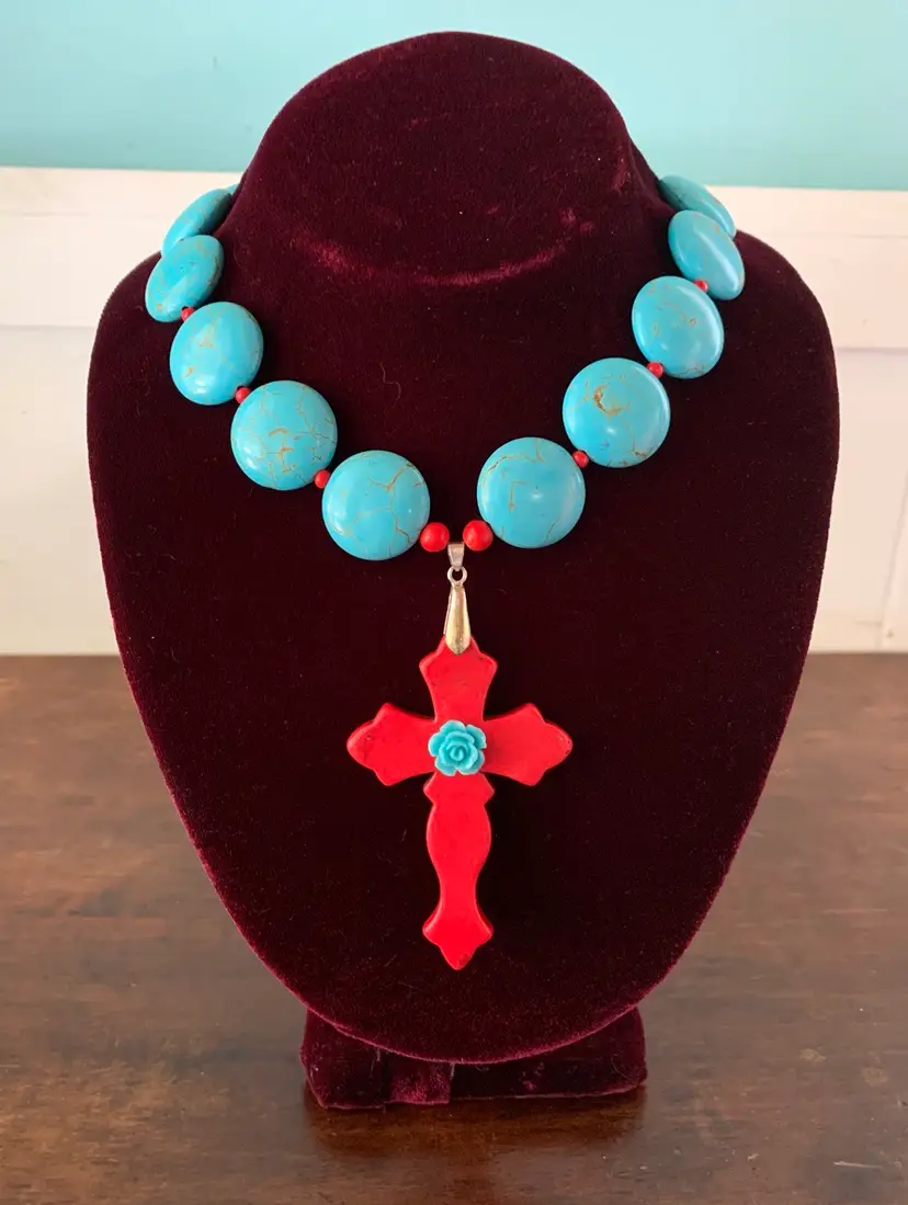 Chunky Cowgirl Style Howlite Cross Necklace 