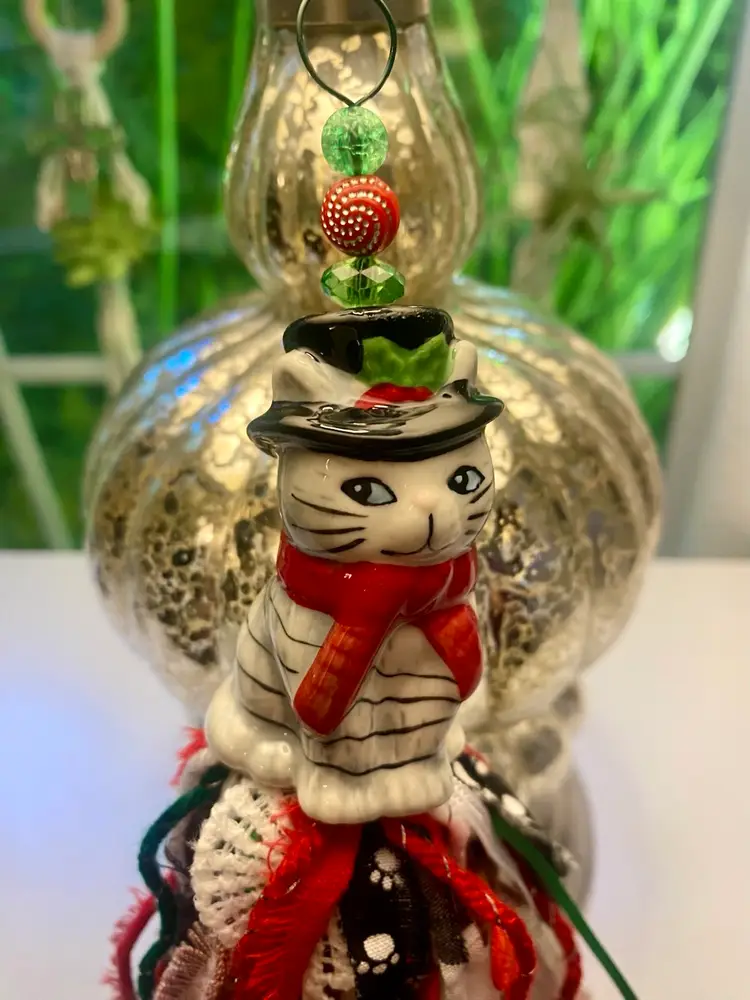 Mini Christmas Gray Striped Kitty Cat Salt Shaker Tassel