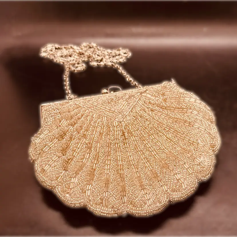 78. VTG Ka Regale beaded shell-shaped evening bag featuring a long gold-tone chain strap