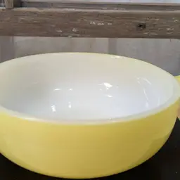 VTG USA GLASBAKE J-2057 SOUP BOWL(Yellow)