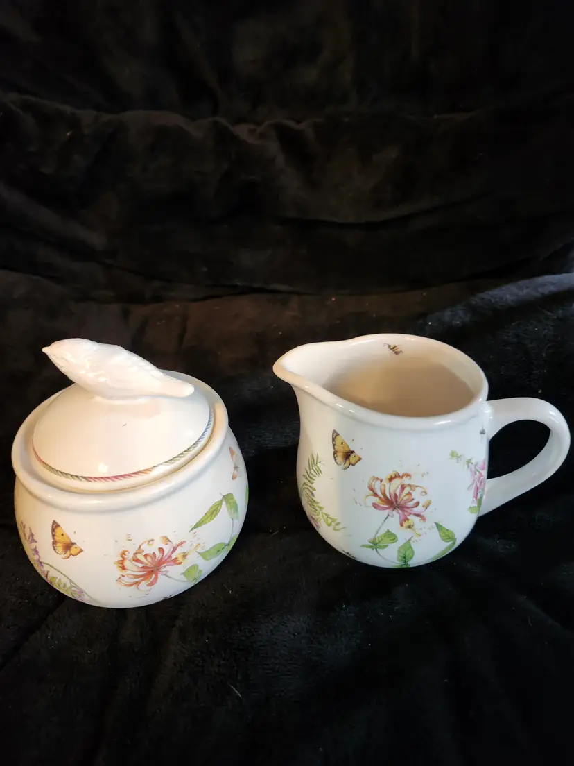 Marjolein Bastin Wildflower Meadow Cream and Sugar set